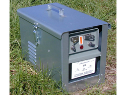 166-thickbox_default-electrificateur-batterie-et-secteur-e8