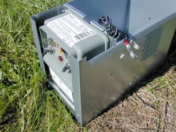 166-thickbox_default-electrificateur-batterie-et-secteur-e8
